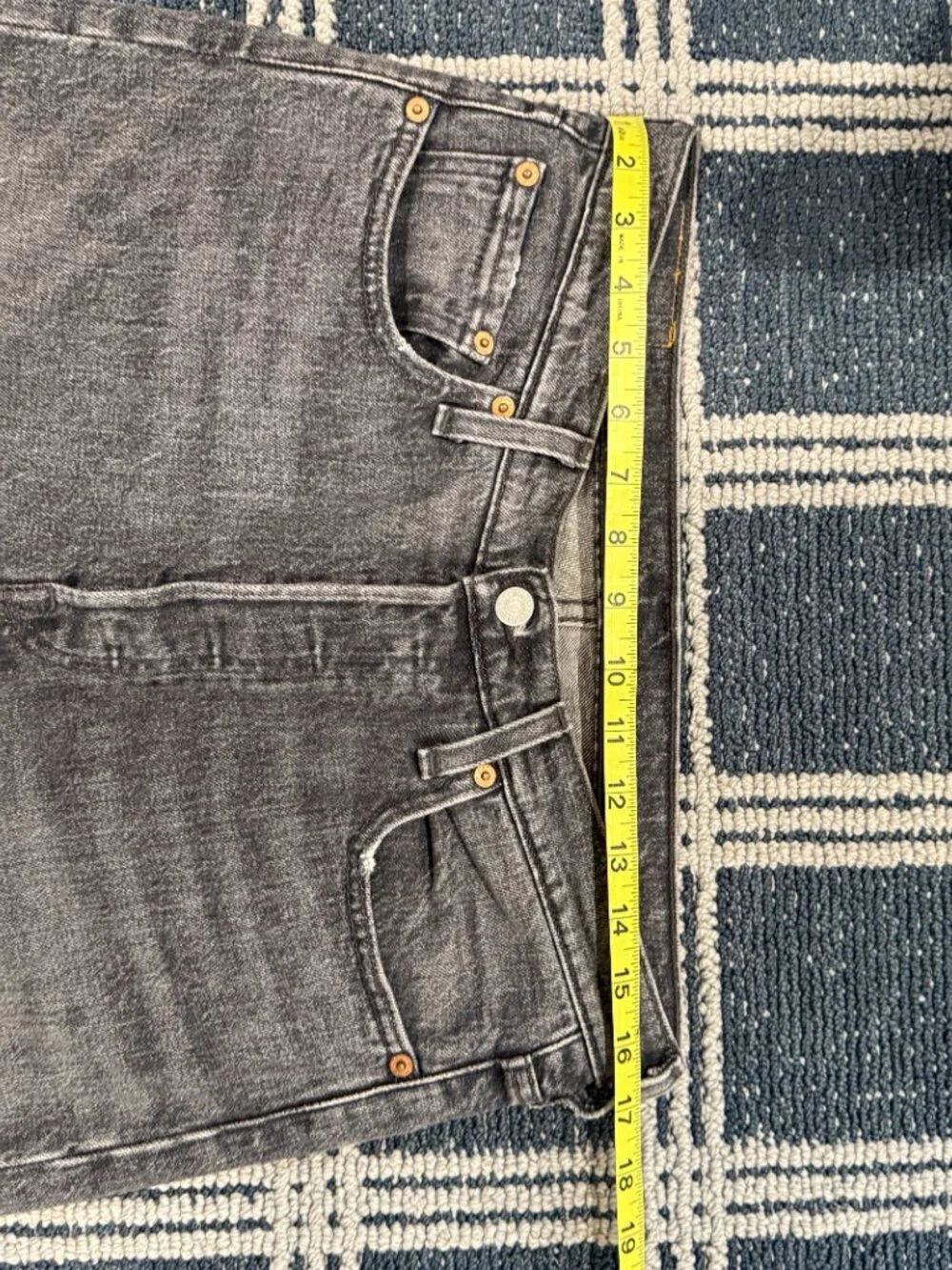 Levi's Distressed Black, Vintage skinny. The 501 Perfect Jean. Size 29 - Picture 5 of 7